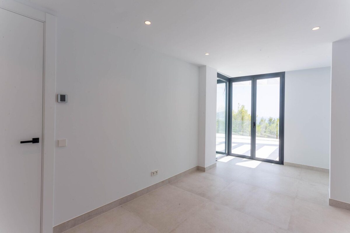 Villa with 3 bedrooms, 560m² in Altea, Spain [ID: 0137s-SP0532]