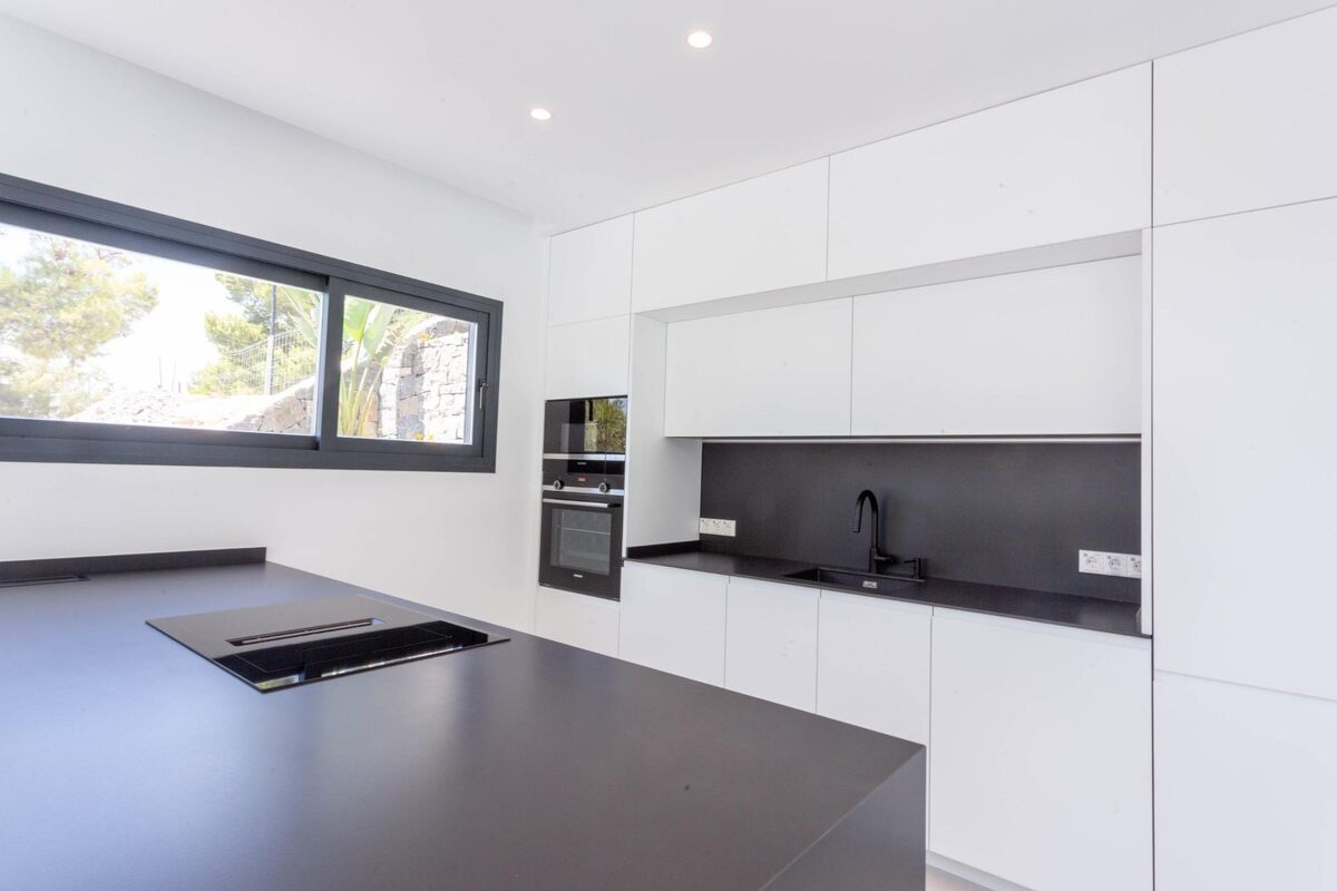 Villa with 3 bedrooms, 560m² in Altea, Spain [ID: 0137s-SP0532]